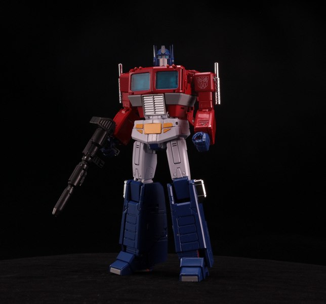 TakaraTomy MP 44 Convoy Masterpiece Optimus Prime 3 Full Official Stock Photos 01 (1 of 26)